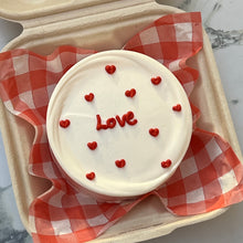 Load image into Gallery viewer, Simple Heart Lunch Box Cake
